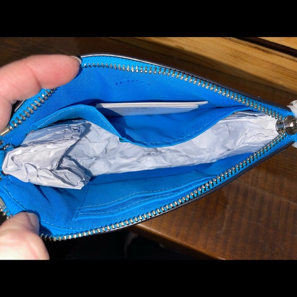 Authentic Coach wristlet NEW Azure - Picture 4 of 6